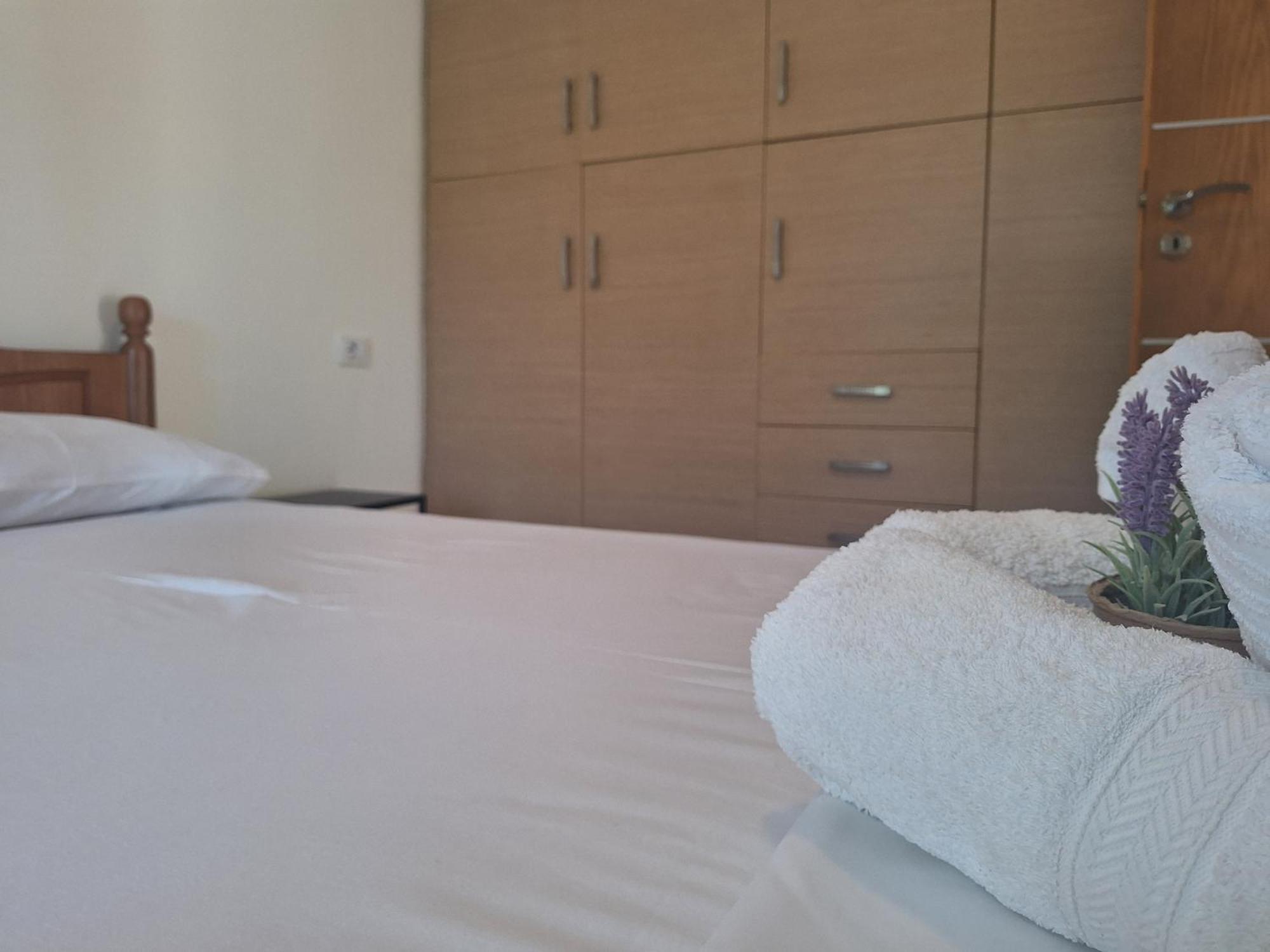 Lucas Apartments Himare Exterior photo